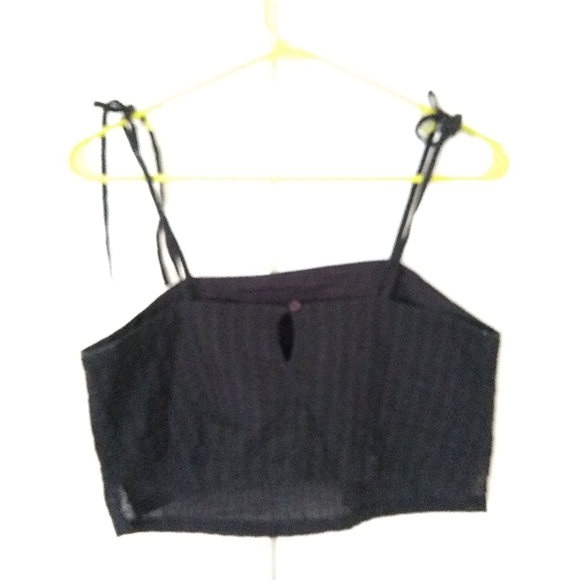 3/$30 AE tie crop top - Picture 2 of 6